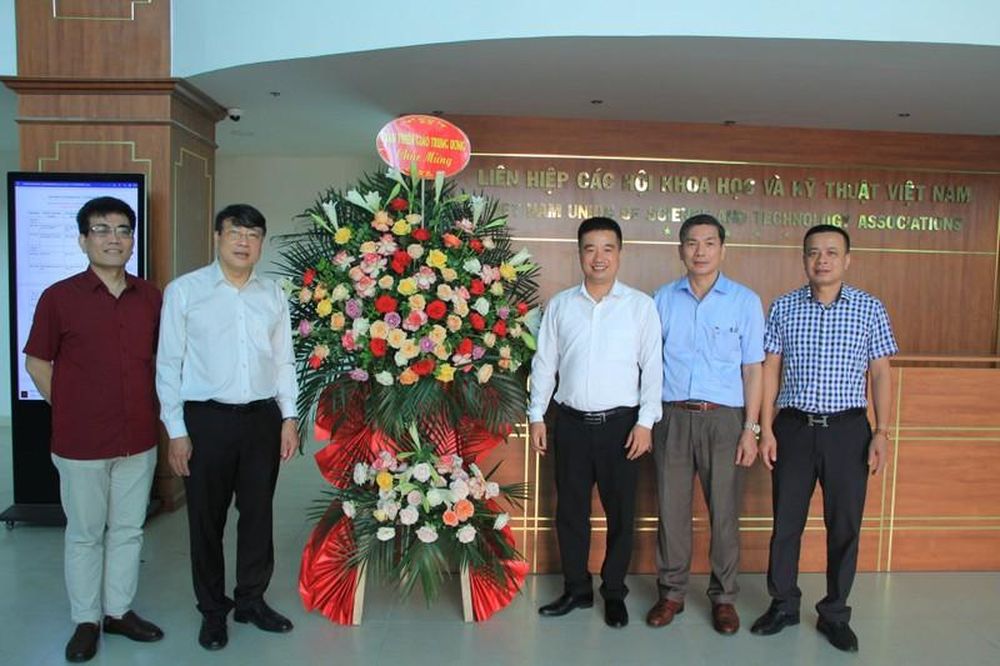  Ban Tuyên giáo Trung ương chúc mừng Ngày Khoa học và Công nghệ Việt Nam (18/05/2023)