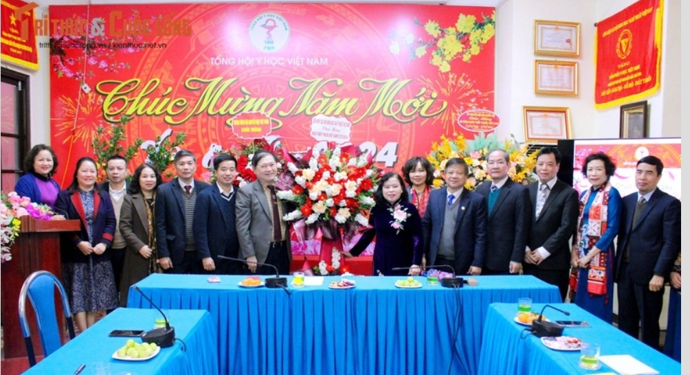 Chủ tịch Phan Xuân Dũng chúc mừng ngày Thầy thuốc Việt Nam